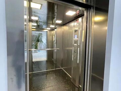 коммерческая по адресу Крещатик ул. (Kreschatic), 17