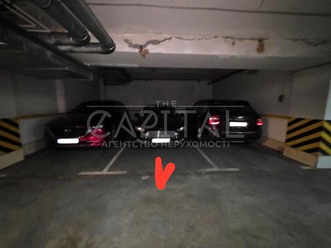 паркомісце за адресою Жилянська вул., 59