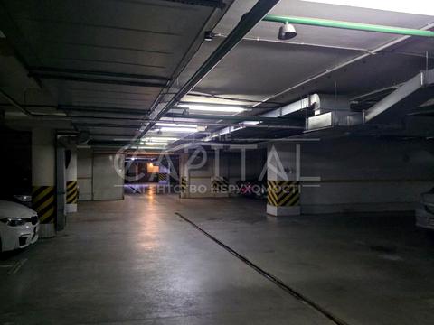 паркомісце за адресою Жилянська вул., 59