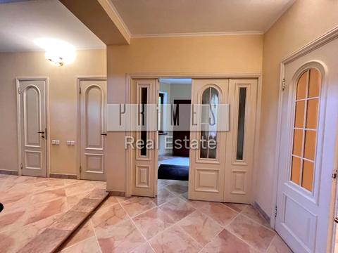 будинок за адресою Добровольчих Батальйонів вул. (Панфіловців), 45