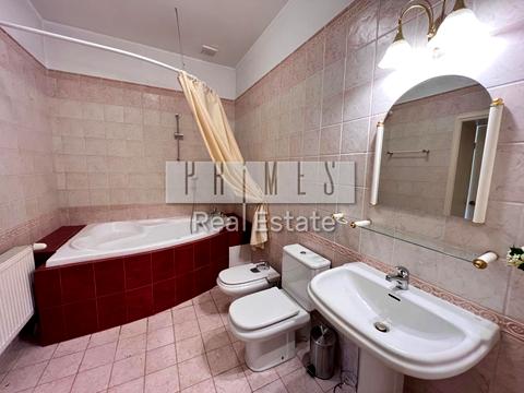 будинок за адресою Добровольчих Батальйонів вул. (Панфіловців), 45