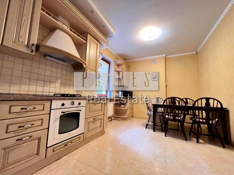 будинок за адресою Добровольчих Батальйонів вул. (Панфіловців), 45