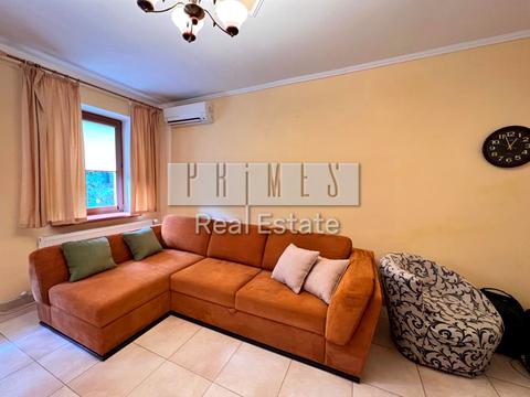 будинок за адресою Добровольчих Батальйонів вул. (Панфіловців), 45