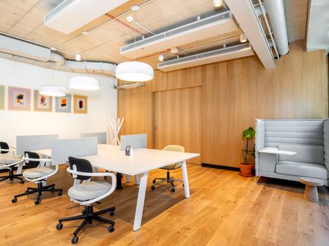 комерційна за адресою Короленківська вул., 22