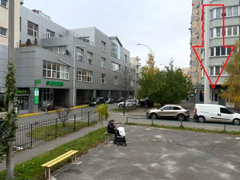комерційна за адресою Раїси Окіпної вул., 8