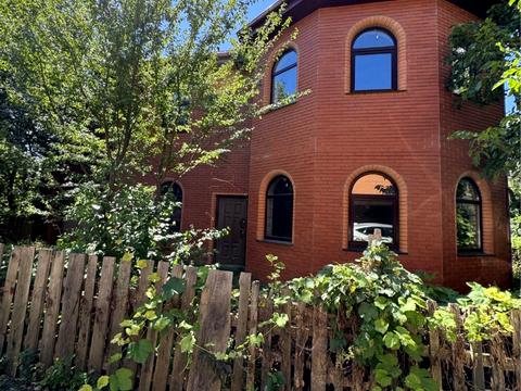 будинок за адресою 10-та Лінія вул.