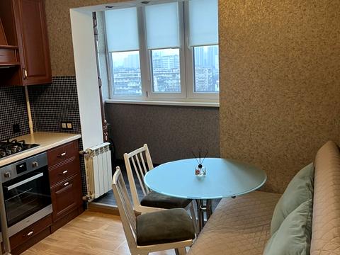 квартира по адресу Ореста Левицкого ул. (Академіка Курчатова), 7