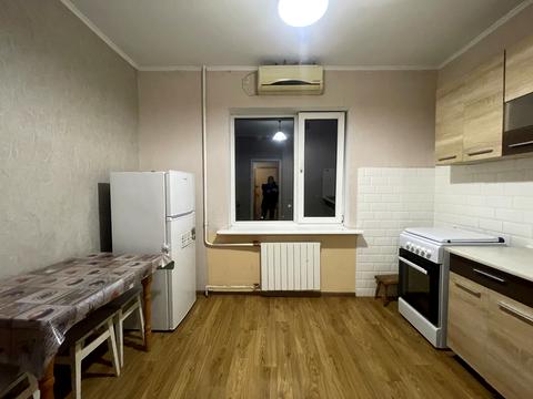 квартира за адресою Романа Шухевича просп. (Генерала Ватутіна), 14-А