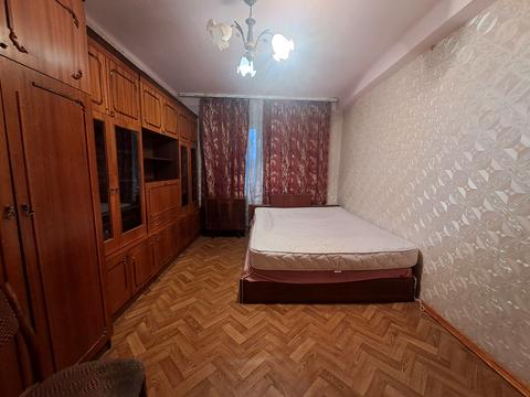 квартира за адресою Ореста Левицького вул. (Академіка Курчатова), 8