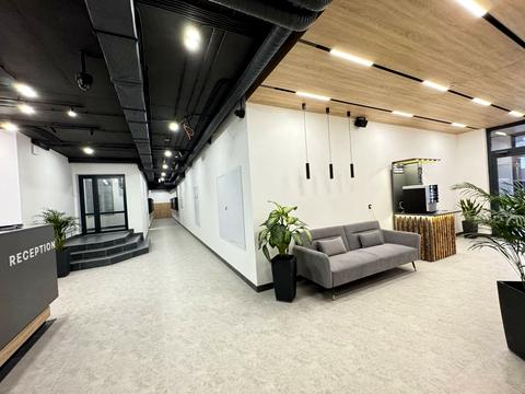 комерційна за адресою Олега Мудрака вул. (Генерала Наумова), 1-Б