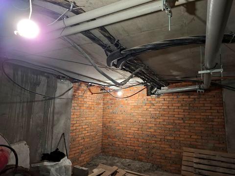 комерційна за адресою Олега Мудрака вул. (Генерала Наумова), 1-Б