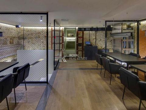 комерційна за адресою Хрещатик вул., 10