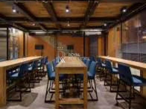 комерційна за адресою Хрещатик вул., 10