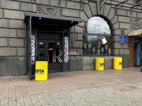 комерційна за адресою Хрещатик вул., 10