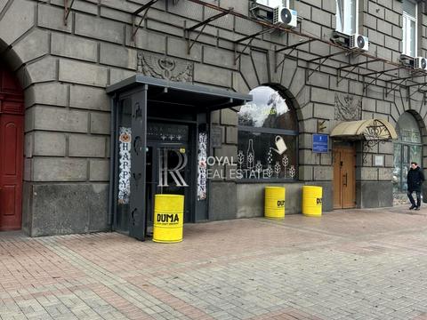 комерційна за адресою Хрещатик вул., 10