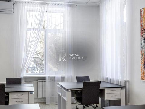 комерційна за адресою Вадима Гетьмана вул., 2