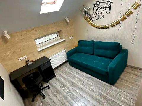 будинок за адресою Олега Ольжича вул. (Докучаєва), 10