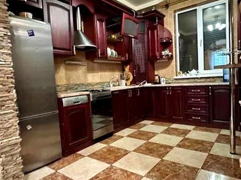 будинок за адресою Надії Алексєєнко вул. (Чичеріна), 75