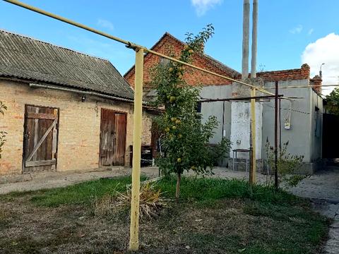 дом по адресу Центральна