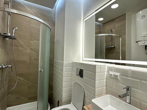 квартира за адресою Салютна вул., 2к18