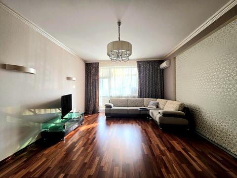 квартира за адресою Євгена Коновальця вул. (Щорса), 32-Б