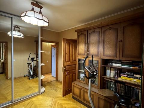 квартира за адресою Анни Ахматової вул., 6