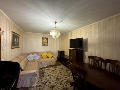 квартира за адресою Анни Ахматової вул., 6