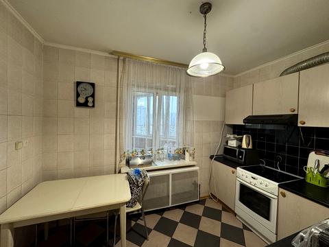 квартира за адресою Анни Ахматової вул., 6