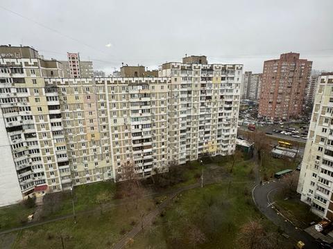 квартира за адресою Анни Ахматової вул., 6