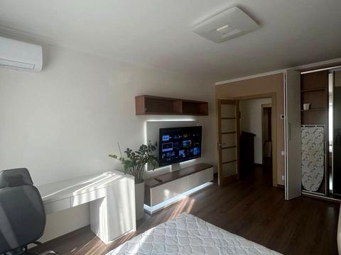 квартира по адресу Драгоманова ул., 12-А