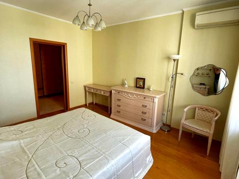 квартира за адресою Дніпровська набережна вул., 23