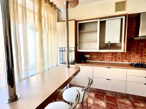 квартира за адресою Паркова вул., 48