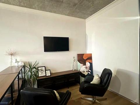 квартира за адресою Дніпровська набережна вул., 18-Б