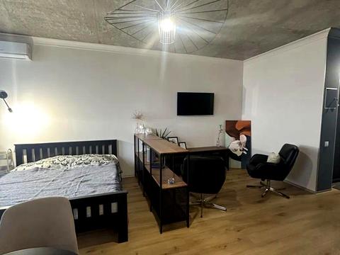 квартира за адресою Дніпровська набережна вул., 18-Б