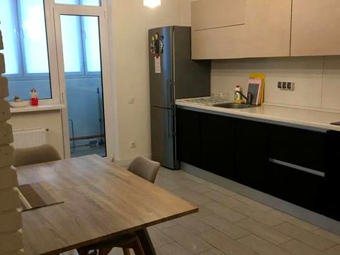 квартира за адресою Київ, Драгоманова вул., 2