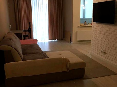 квартира за адресою Київ, Драгоманова вул., 2