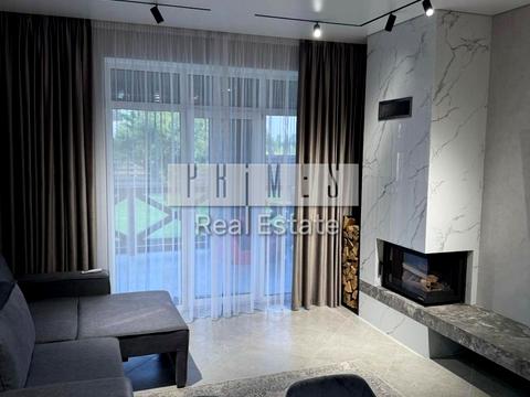 будинок за адресою Квітнева