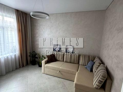 будинок за адресою Квітнева