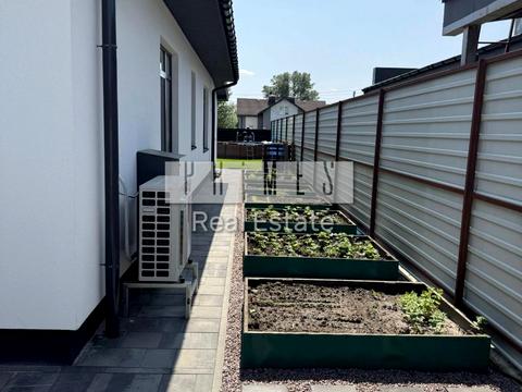 будинок за адресою Квітнева