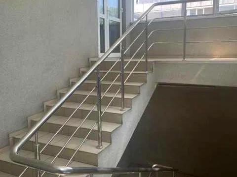 комерційна за адресою Якуба Коласа вул., 15