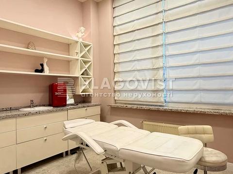 комерційна за адресою Юрія Шумського вул., 11-А