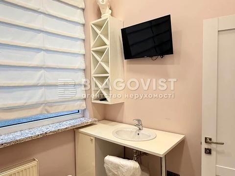 комерційна за адресою Юрія Шумського вул., 11-А