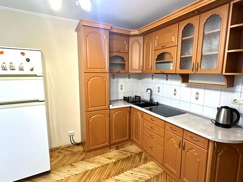 квартира за адресою Євгена Плужника вул., 3