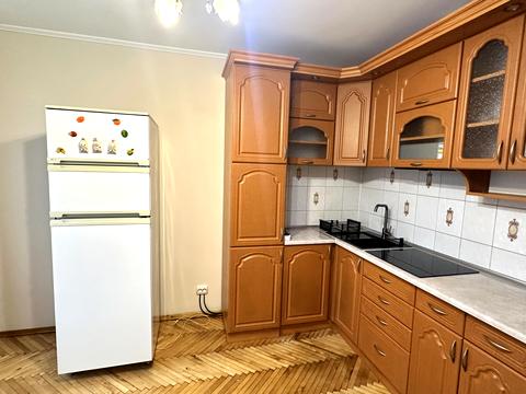 квартира за адресою Євгена Плужника вул., 3