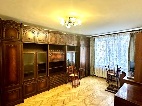 квартира за адресою Євгена Плужника вул., 3