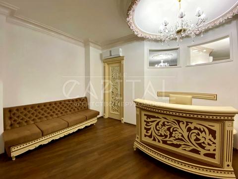 комерційна за адресою Євгена Коновальця вул. (Щорса), 3