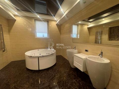 будинок за адресою с. Лісники, Гайова вул.