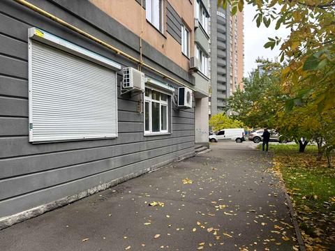 комерційна за адресою Київ, Раїси Окіпної вул., 8