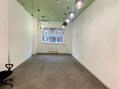 комерційна за адресою Київ, Раїси Окіпної вул., 8