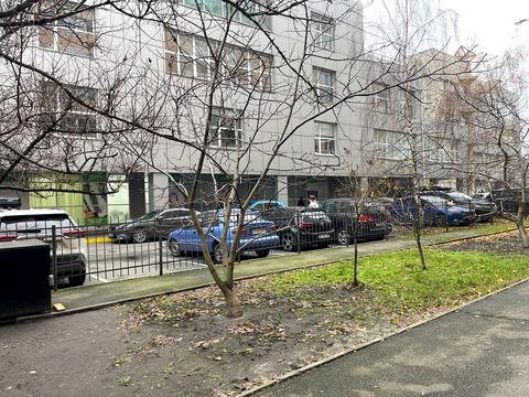 комерційна за адресою Київ, Раїси Окіпної вул., 8